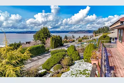 5837 Broadview Avenue NE, Tacoma, WA 98422 - Photo 1