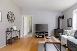 1140 Sherwood Ln, Greenbank, WA 98253 - Photo 4