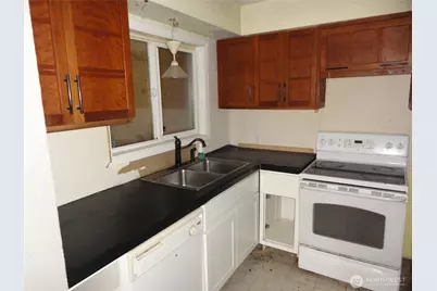 1820 S Sprague Avenue, Tacoma, WA 98405 - Photo 4