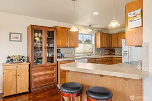 1728 W 6th St, Port Angeles, WA 98363 - Photo 16