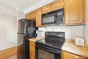 4222 Beach Dr SW, Seattle, WA 98116 - Photo 10