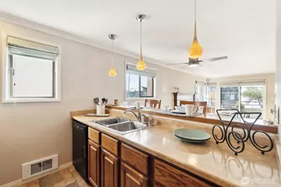 4222 Beach Drive SW #202, Seattle, WA 98116 - Photo 8