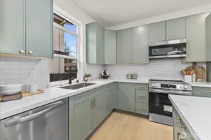 11017 35th Ave NE, Seattle, WA 98125 - Photo 4