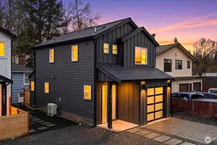 11017 35th Ave NE, Seattle, WA 98125 - Photo 2