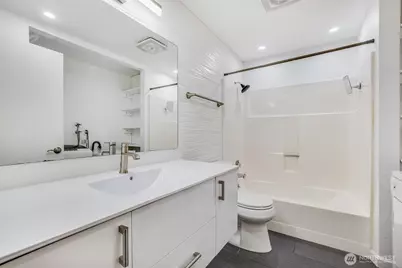 2219 14th Avenue W #202, Seattle, WA 98119 - Photo 10