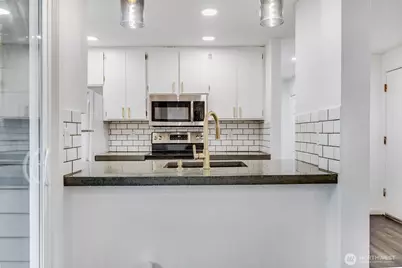 2219 14th Avenue W #202, Seattle, WA 98119 - Photo 4