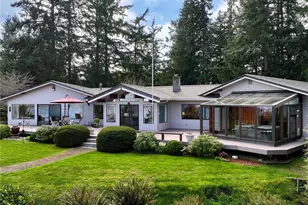 8111 Possession Ridge Ln, Clinton, WA 98236 - Photo 8