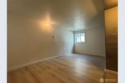 811 NE 66th Street, Seattle, WA 98115 - Photo 24
