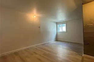 811 NE 66th St, Seattle, WA 98115 - Photo 24