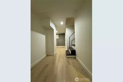 811 NE 66th Street, Seattle, WA 98115 - Photo 18