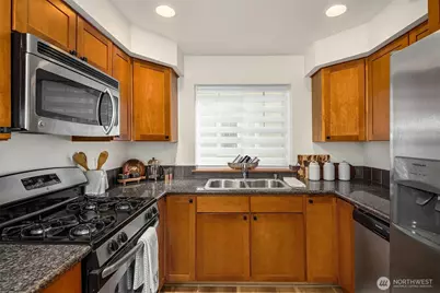 13726 Midvale Avenue N #B, Seattle, WA 98133 - Photo 16