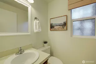 918 N 165th St, Shoreline, WA 98133 - Photo 12