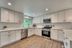 7048 NE Treemont Ct, Bremerton, WA 98311 - Photo 8