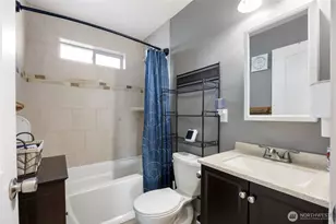 1042 W Charlotte St, Moses Lake, WA 98837 - Photo 14