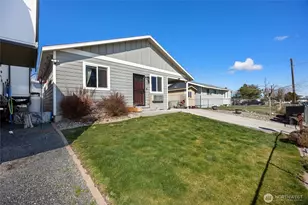 1042 W Charlotte St, Moses Lake, WA 98837 - Photo 4