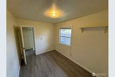 10908 10910 Valley Avenue E, Puyallup, WA 98372 - Photo 26