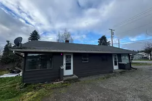 10908 10910 Valley Ave E, Puyallup, WA 98372 - Photo 2