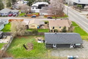 10908 10910 Valley Ave E, Puyallup, WA 98372 - Photo 4