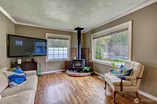 8829 231st St SW, Edmonds, WA 98026 - Photo 2