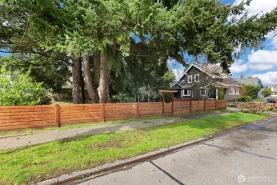 710 S Lawrence Street, Tacoma, WA 98405 - Photo 2