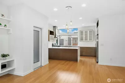 2114 E James Street, Seattle, WA 98122 - Photo 14