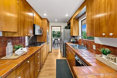 9325 217th Place SW, Edmonds, WA 98020 - Photo 10