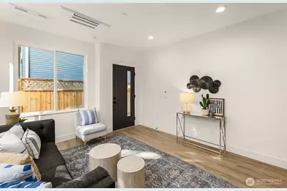 113 24th Avenue E #B, Seattle, WA 98112 - Photo 4