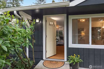 20068 21st Avenue NE, Shoreline, WA 98155 - Photo 2