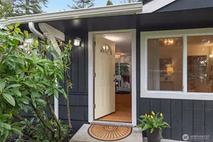 20068 21st Ave NE, Shoreline, WA 98155 - Photo 2