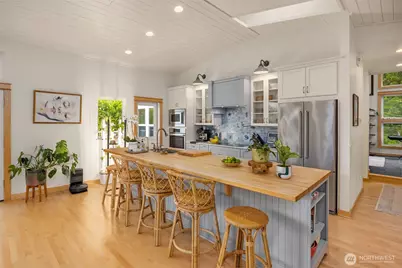 10555 NE Morning Lane, Bainbridge Island, WA 98110 - Photo 16