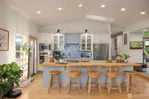 10555 NE Morning Ln, Bainbridge Island, WA 98110 - Photo 14