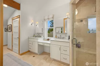 10555 NE Morning Lane, Bainbridge Island, WA 98110 - Photo 32