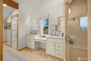 10555 NE Morning Ln, Bainbridge Island, WA 98110 - Photo 32