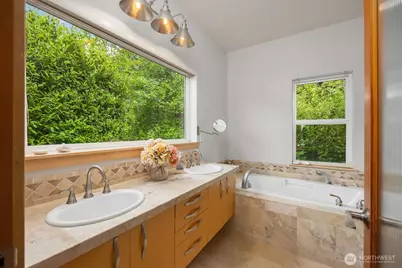 10555 NE Morning Lane, Bainbridge Island, WA 98110 - Photo 22