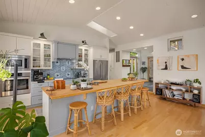 10555 NE Morning Lane, Bainbridge Island, WA 98110 - Photo 16