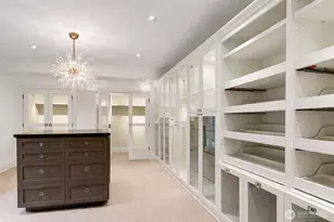 8975 NE 10th St, Bellevue, WA 98004 - Photo 18