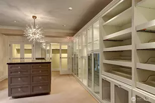 8975 NE 10th St, Bellevue, WA 98004 - Photo 18