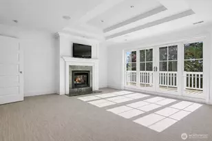 8975 NE 10th St, Bellevue, WA 98004 - Photo 10