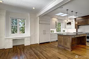 8975 NE 10th St, Bellevue, WA 98004 - Photo 6