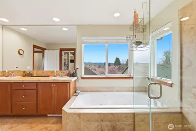 7703 NE 201st Place, Kenmore, WA 98028 - Photo 16