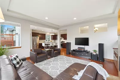 7703 NE 201st Place, Kenmore, WA 98028 - Photo 10