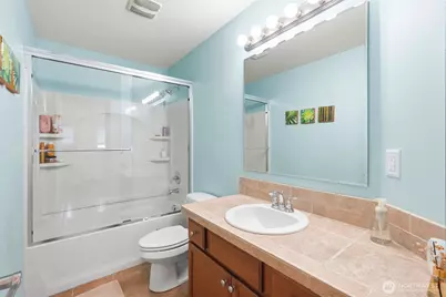 7703 NE 201st Place, Kenmore, WA 98028 - Photo 22