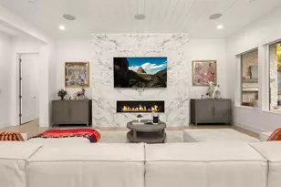 9215 NE 32nd St, Clyde Hill, WA 98004 - Photo 6