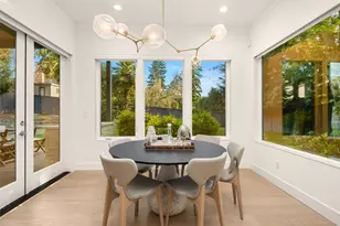 9215 NE 32nd St, Clyde Hill, WA 98004 - Photo 14