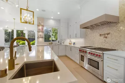 9215 NE 32nd Street, Clyde Hill, WA 98004 - Photo 16