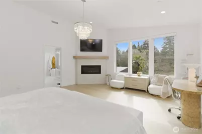 9215 NE 32nd Street, Clyde Hill, WA 98004 - Photo 24