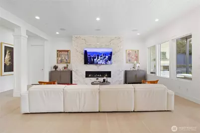 9215 NE 32nd Street, Clyde Hill, WA 98004 - Photo 10