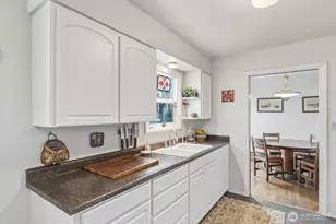 3302 Pine St, Longview, WA 98632 - Photo 10