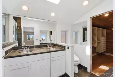 3803 42nd Avenue S, Seattle, WA 98118 - Photo 10