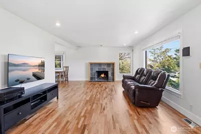 3803 42nd Avenue S, Seattle, WA 98118 - Photo 2